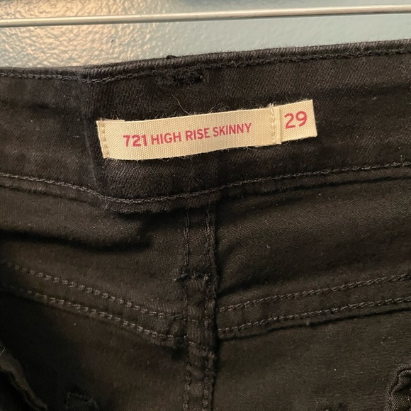 Black Levi’s Skinny Jeans - Picture 4 of 5